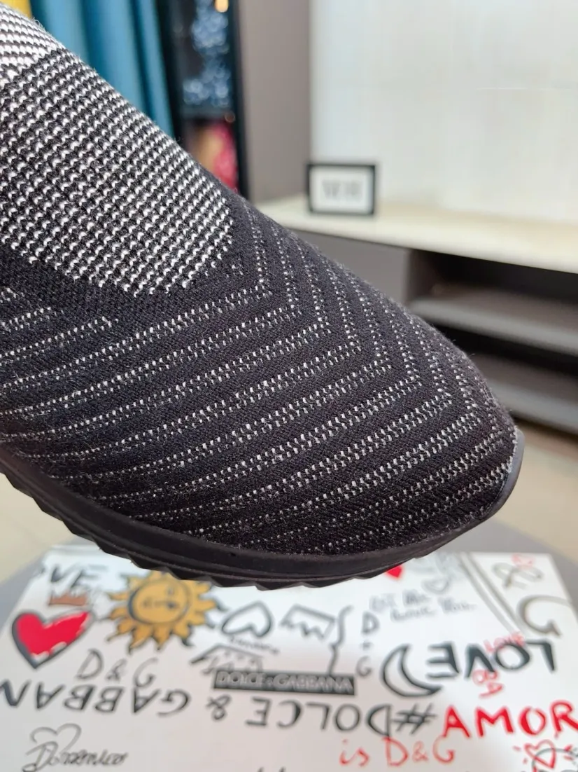 Ex-factory price 340🌹🌹"Dolce & Gabbana DG" original imported fly-knit stitching➕fly-knit lining, light on the foot, comfortable, versatile, original special outsole🔥favored by trendy men. Welcome to compare the quality🔥exquisite luxury, super A level! Compared with the genuine product at the counter, the version is no worse at all! Code number 36-46